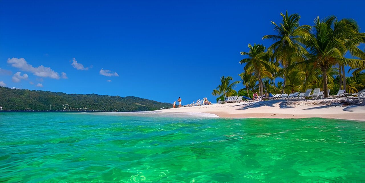 Playa Bonita en Las Terrenas, segunda más recomendada de Latinoamérica